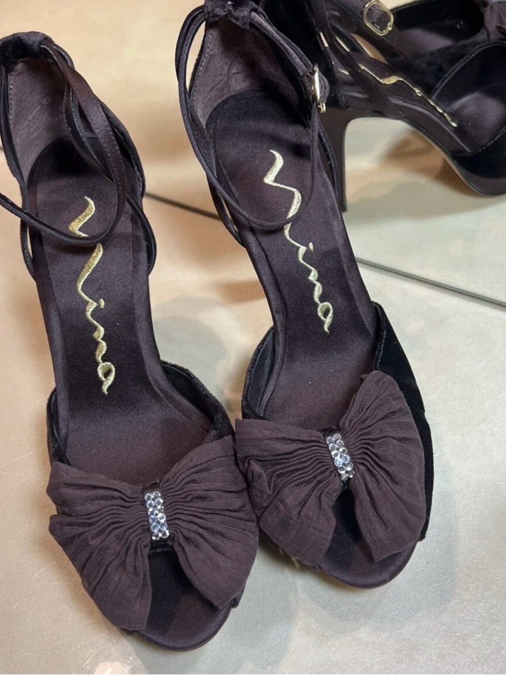 Nina Darda Black Velvet Platform High Heel shoes with Bow with crystals size 9.5